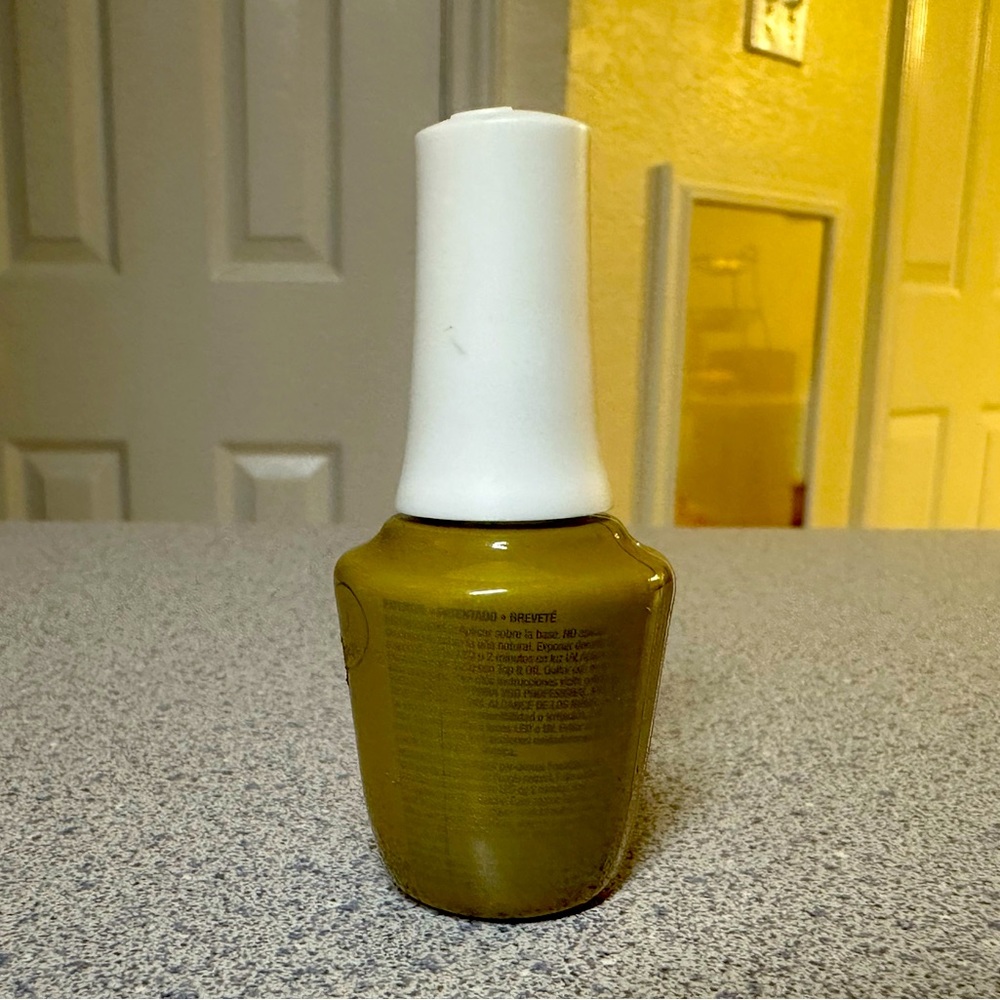 Gelish polish - Picture 2 of 2
